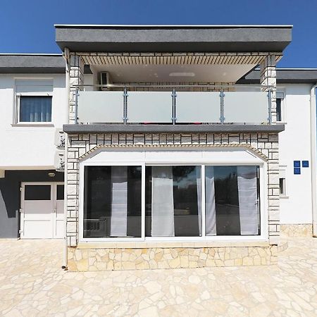 ויר Apartmani Nella מראה חיצוני תמונה