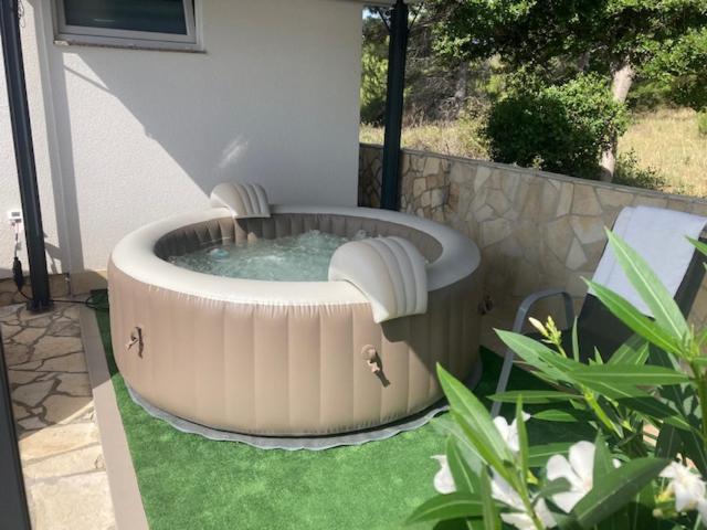 ויר Apartmani Nella מראה חיצוני תמונה